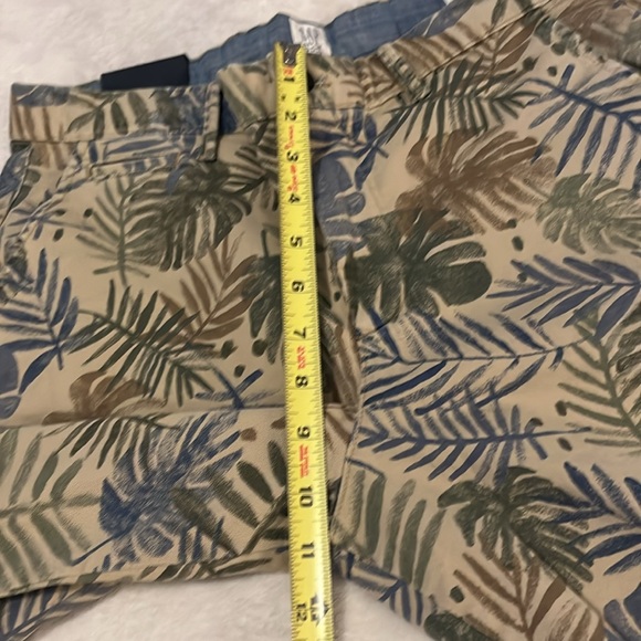 Gap Stretch 10” Hit At Knee Shorts NWT Sz 31 - Picture 7 of 7